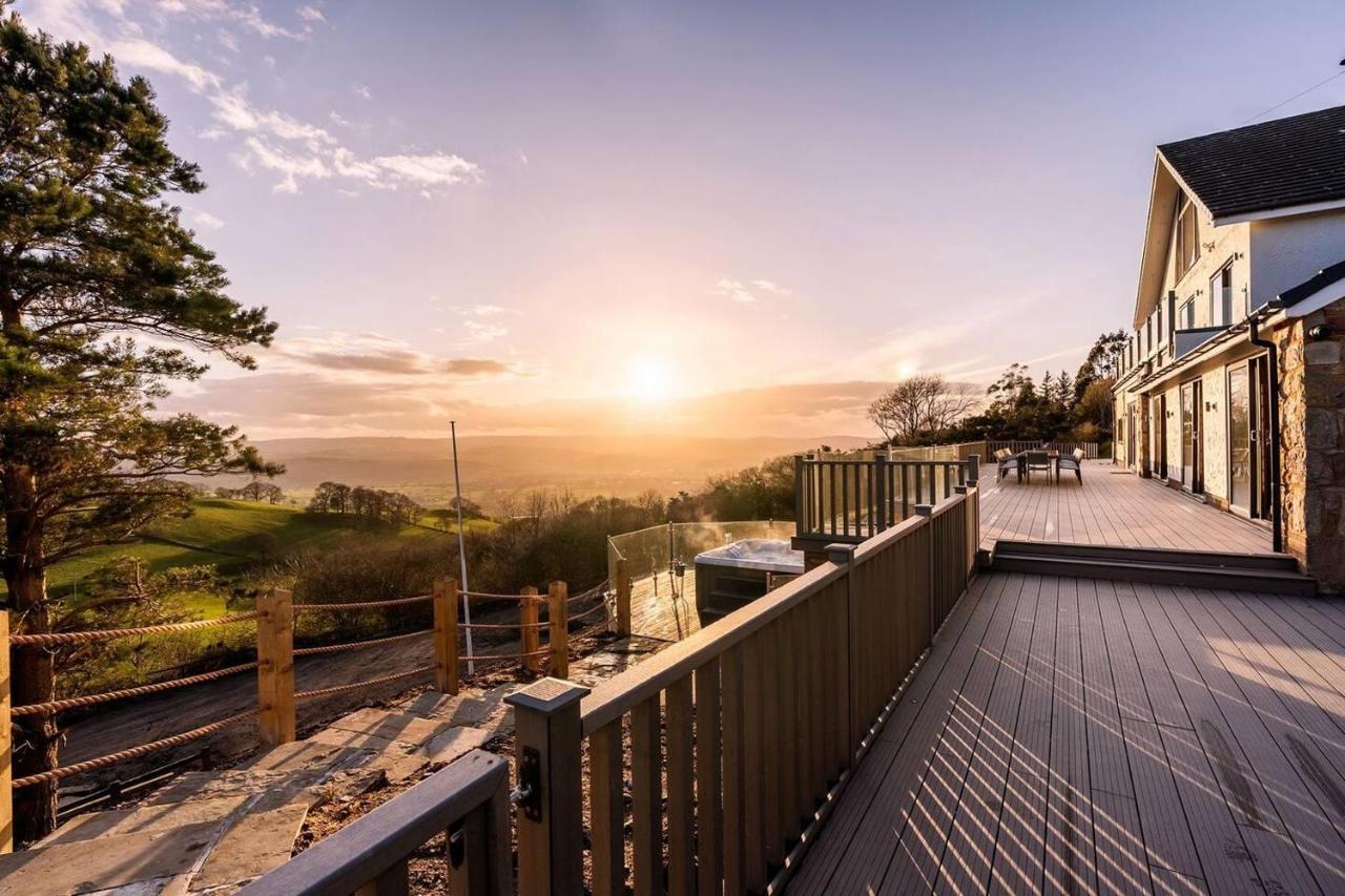 Clwyd Gate Manor Pool Sauna Hottub Cave Wales Ритин Экстерьер фото