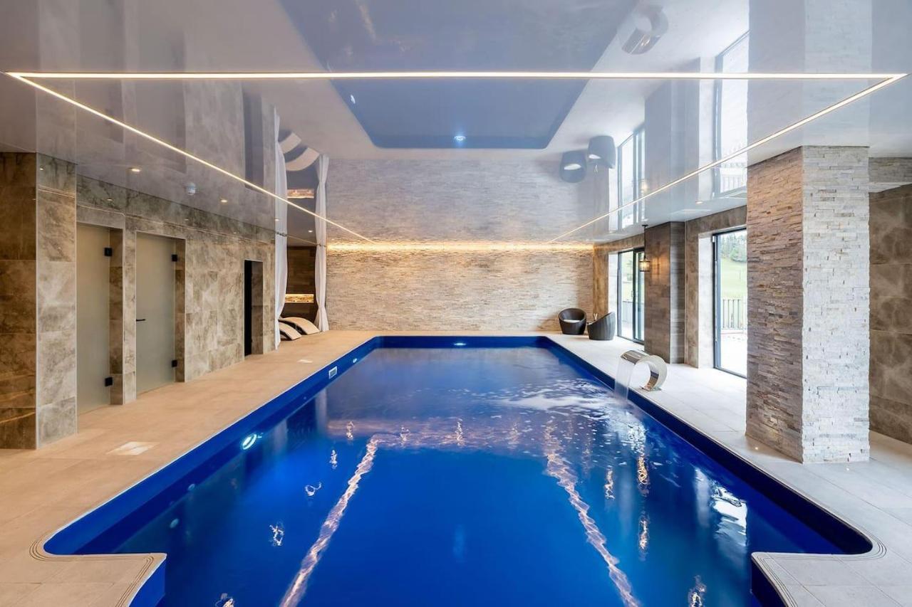 Clwyd Gate Manor Pool Sauna Hottub Cave Wales Ритин Экстерьер фото