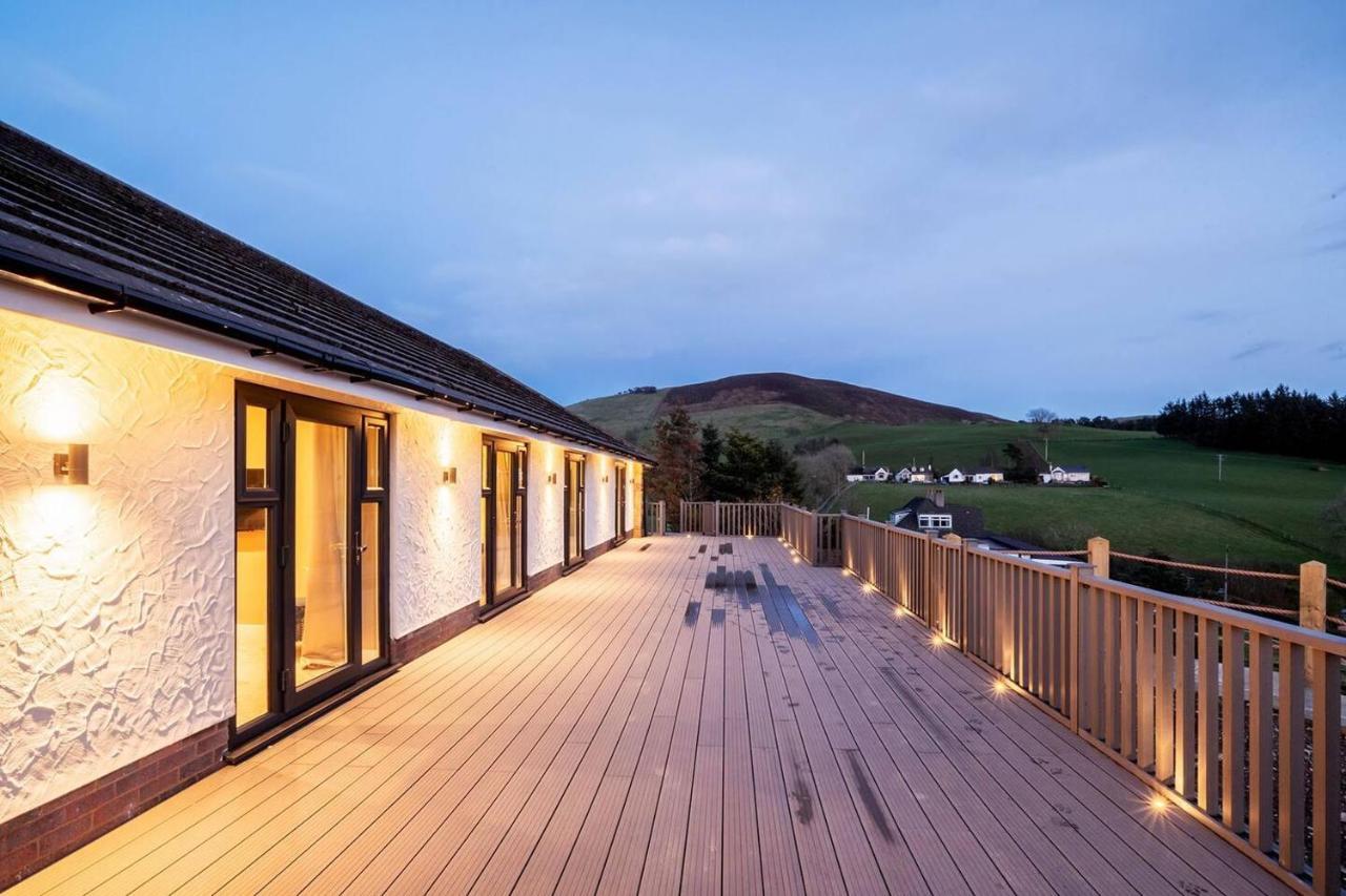 Clwyd Gate Manor Pool Sauna Hottub Cave Wales Ритин Экстерьер фото
