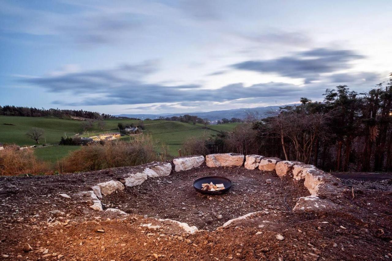 Clwyd Gate Manor Pool Sauna Hottub Cave Wales Ритин Экстерьер фото